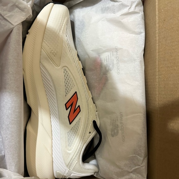 New Balance Red and White Shoe Box - Picture 2 of 3
